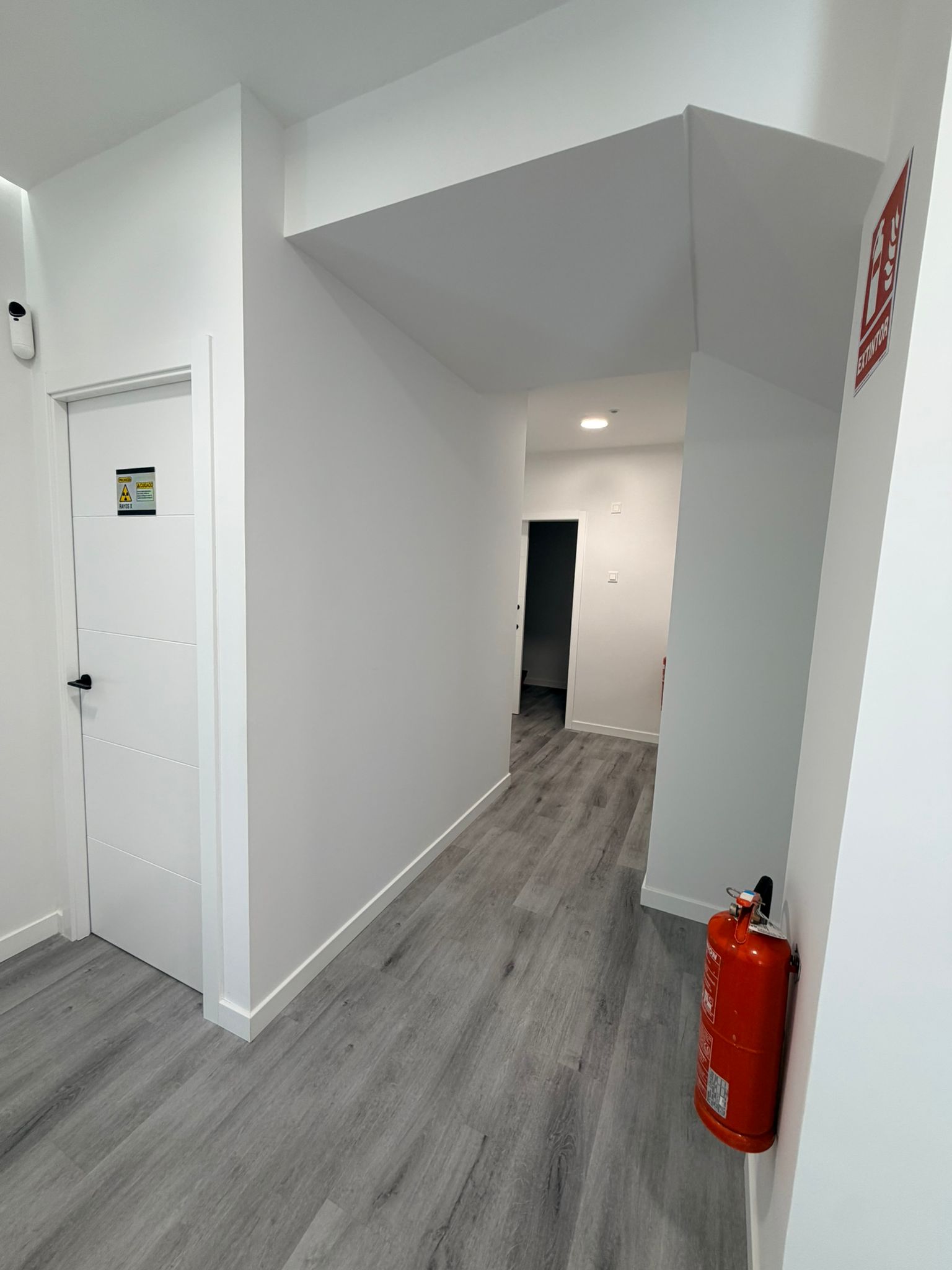 Pasillo interior de Dental Mare